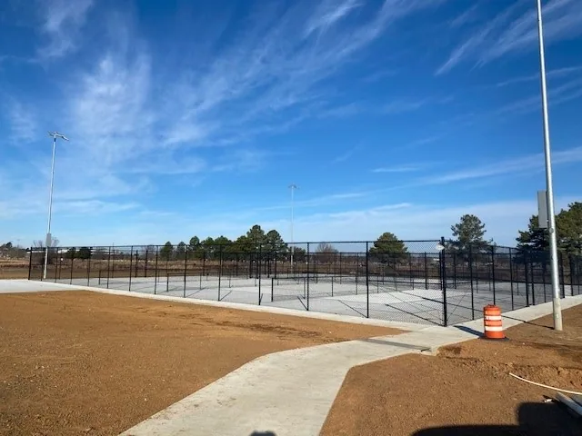 Commercial fencing