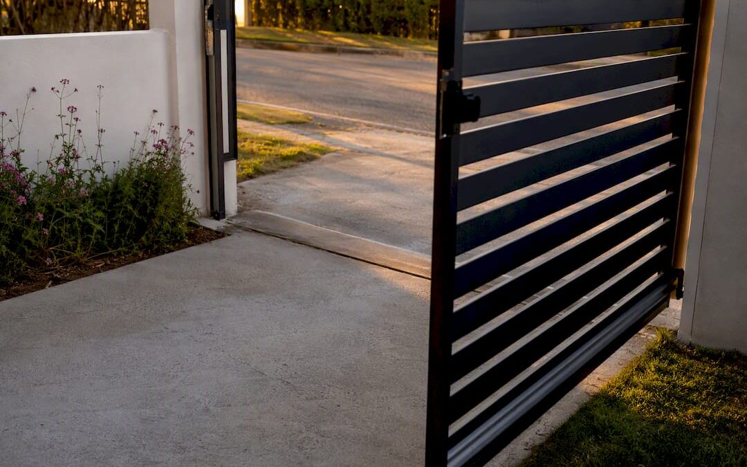 What Width Should a Driveway Gate Be?